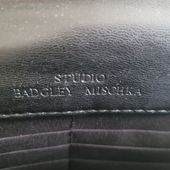 Badgley Mischka Black Quilted Women's Crossbody Bag - Picture 10 of 10